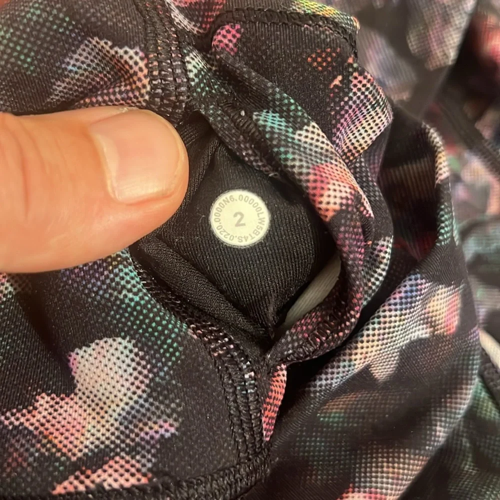 Lululemon Wunder Under High-Rise 28” Tight in Floral, size 2 - Picture 7 of 12